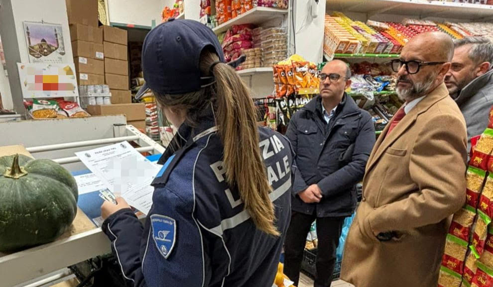 polizia locale chiusura attività