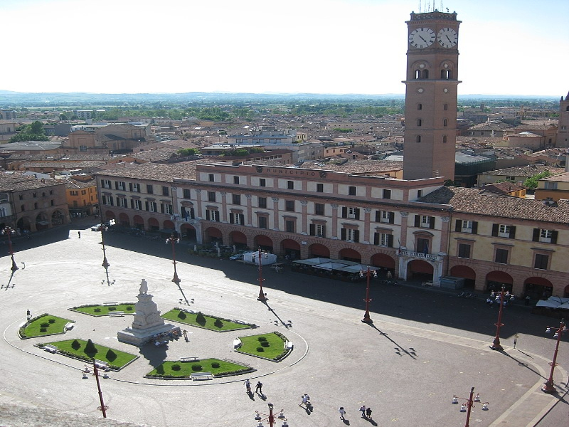 Piazza Saffi da San Mercuriale