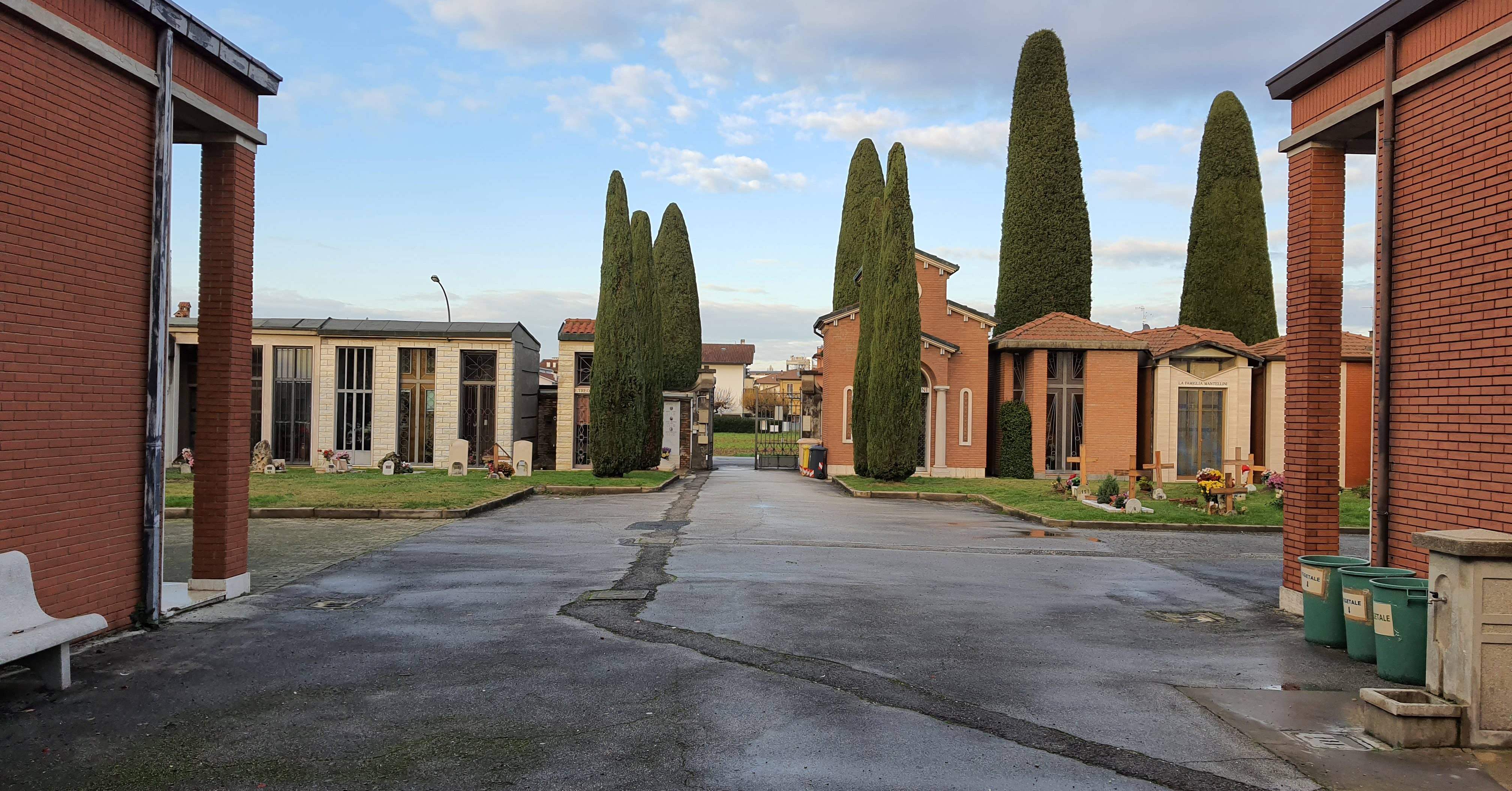 img of Cimitero di Vecchiazzano, nuovi vialetti e nuovi spazi per chiesette e sepolture