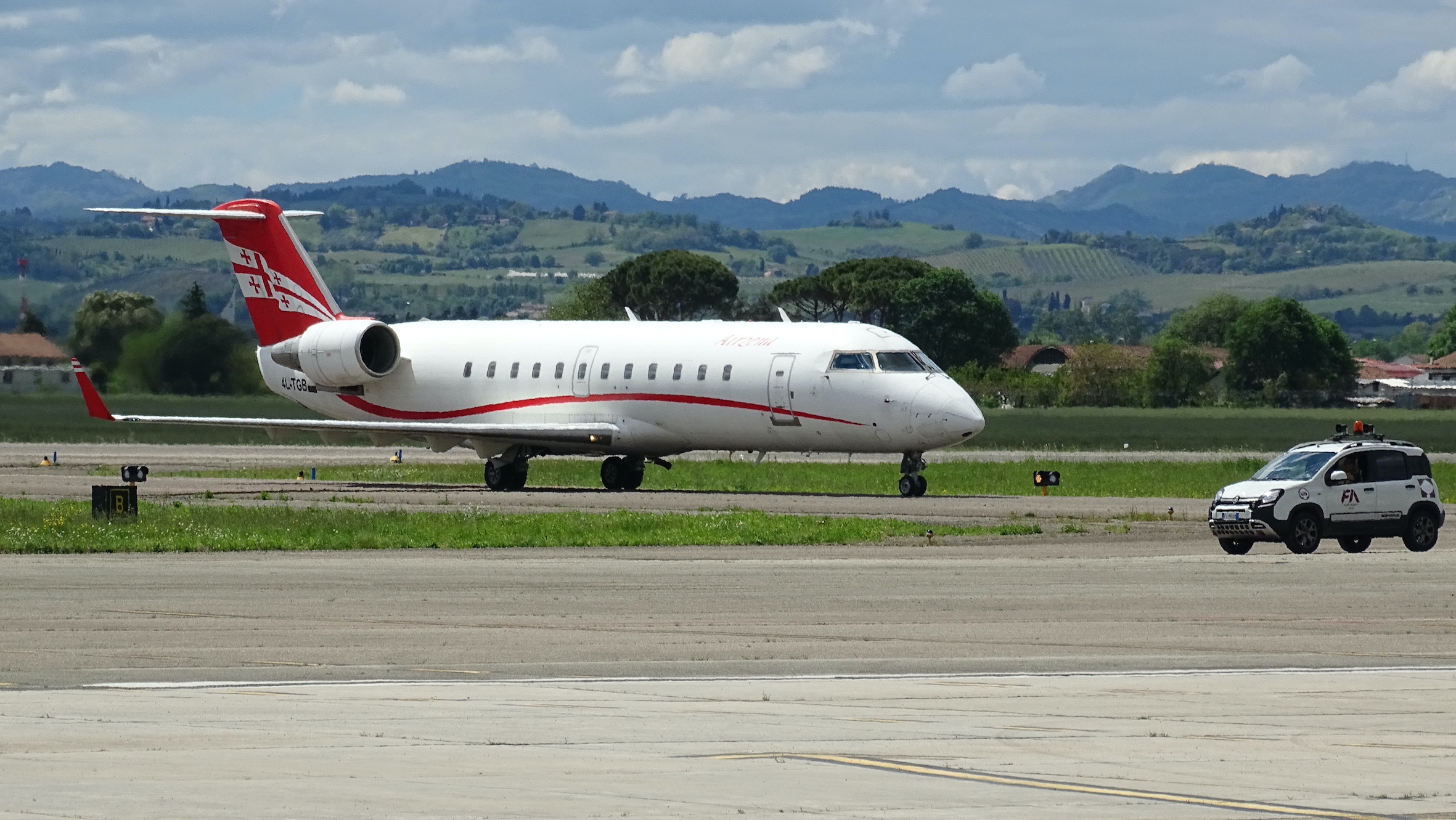 img of È atterrato oggi il primo volo Tbilisi-Forlì