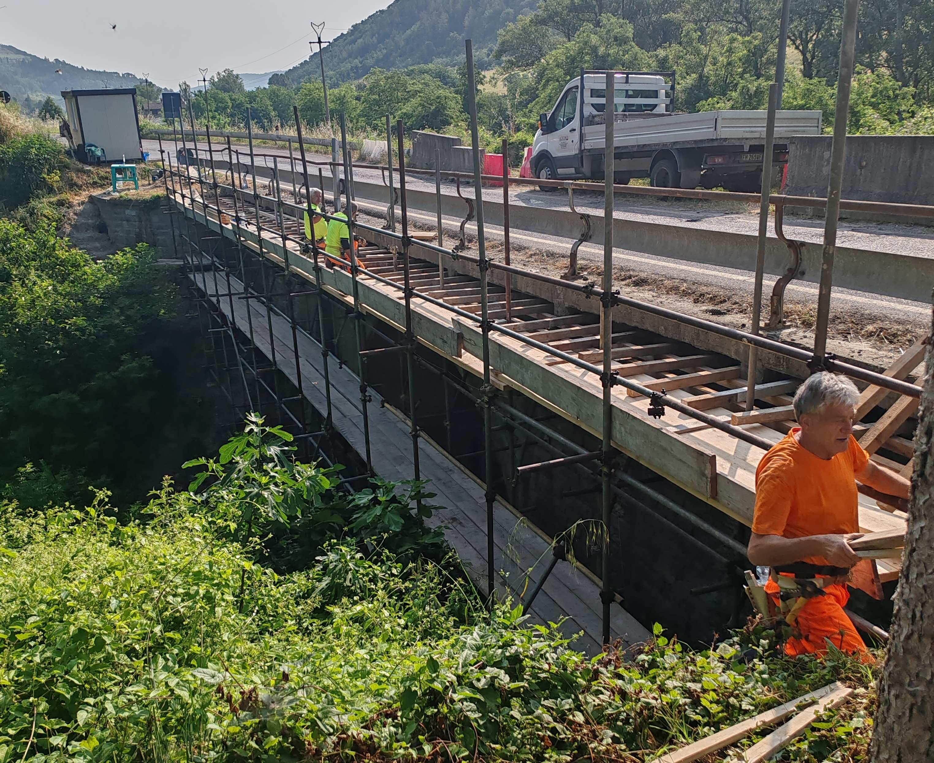 img of Lavori al ponte sulla strada provinciale 19 Marradese