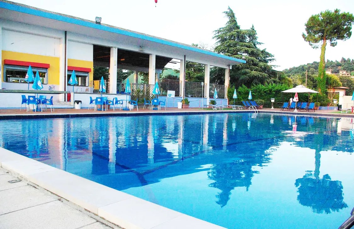 img of Per combattere il caldo piscina gratis per gli over 65