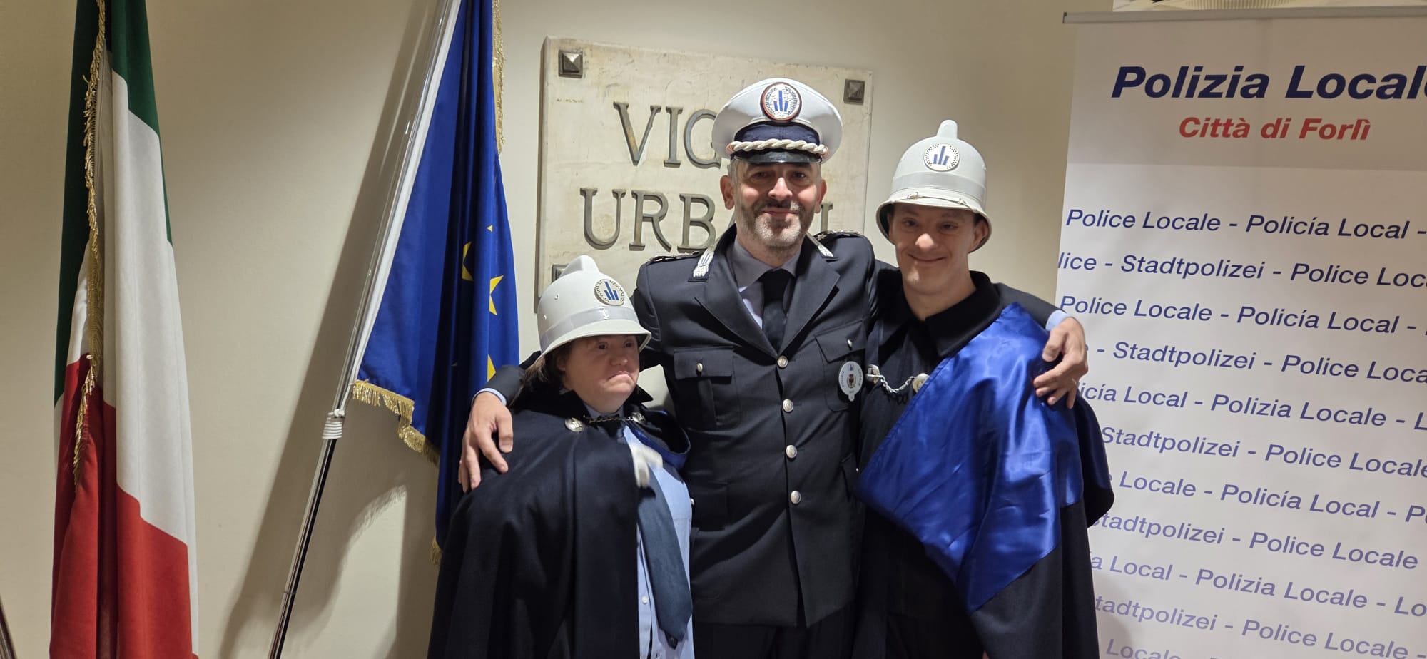 I ragazzi speciali di Techne in visita alla Polizia Locale di Forlì