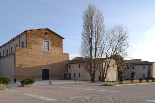 Spaccio e adescamenti a fini prostitutivi attorno al San Domenico