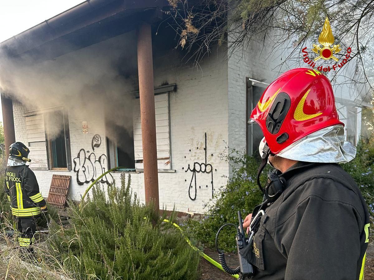 Incendio in un edificio in Via Tibano