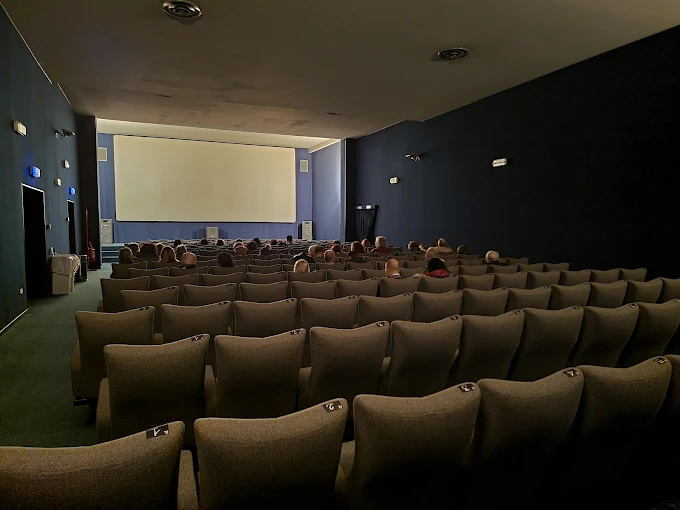 Il film “Put Your Soul on Your Hand and Walk” al Cinema Saffi