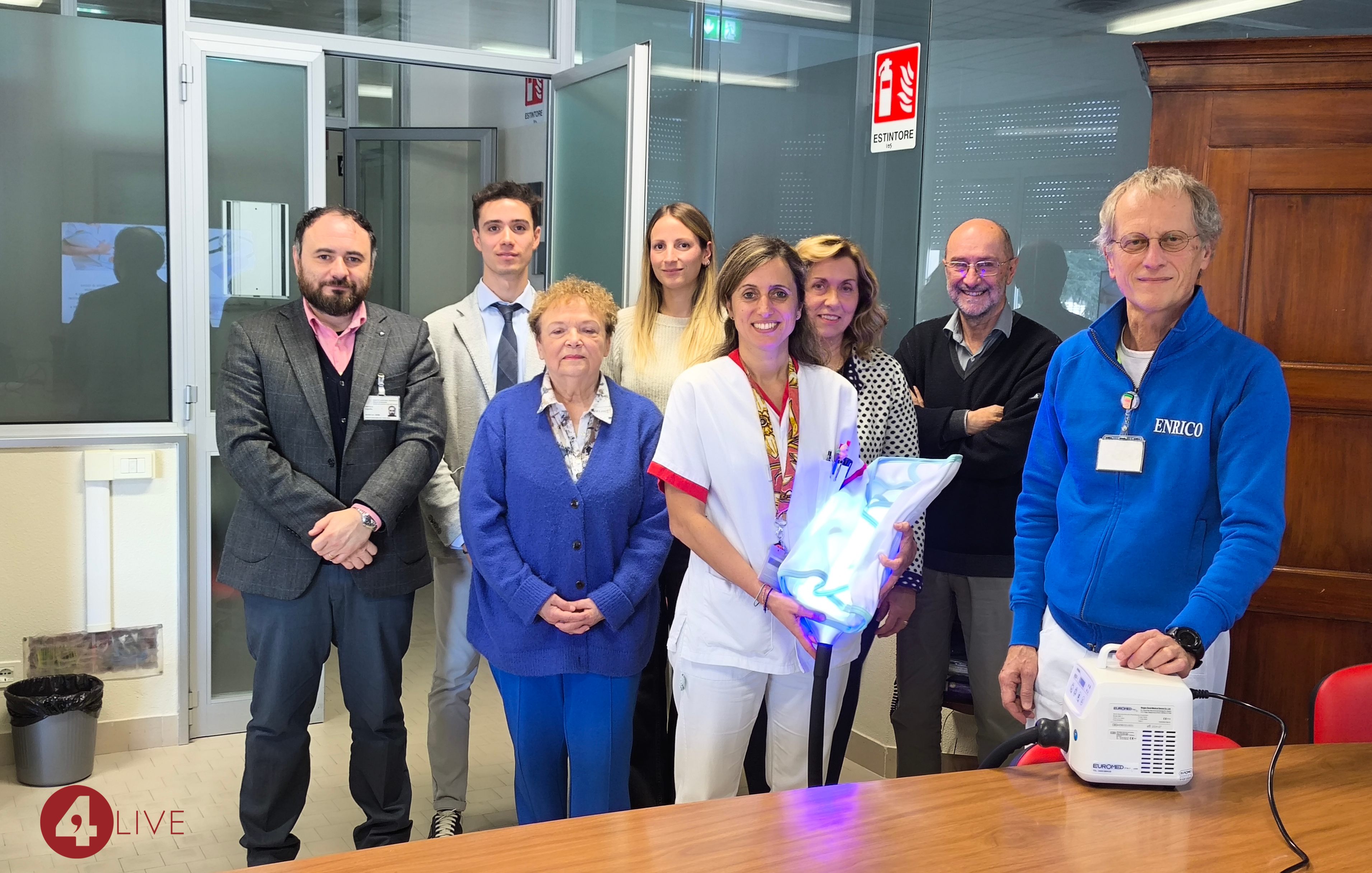 Gli “Amici della Pieve” donano alla Pediatria di Forlì una lampada per la fototerapia