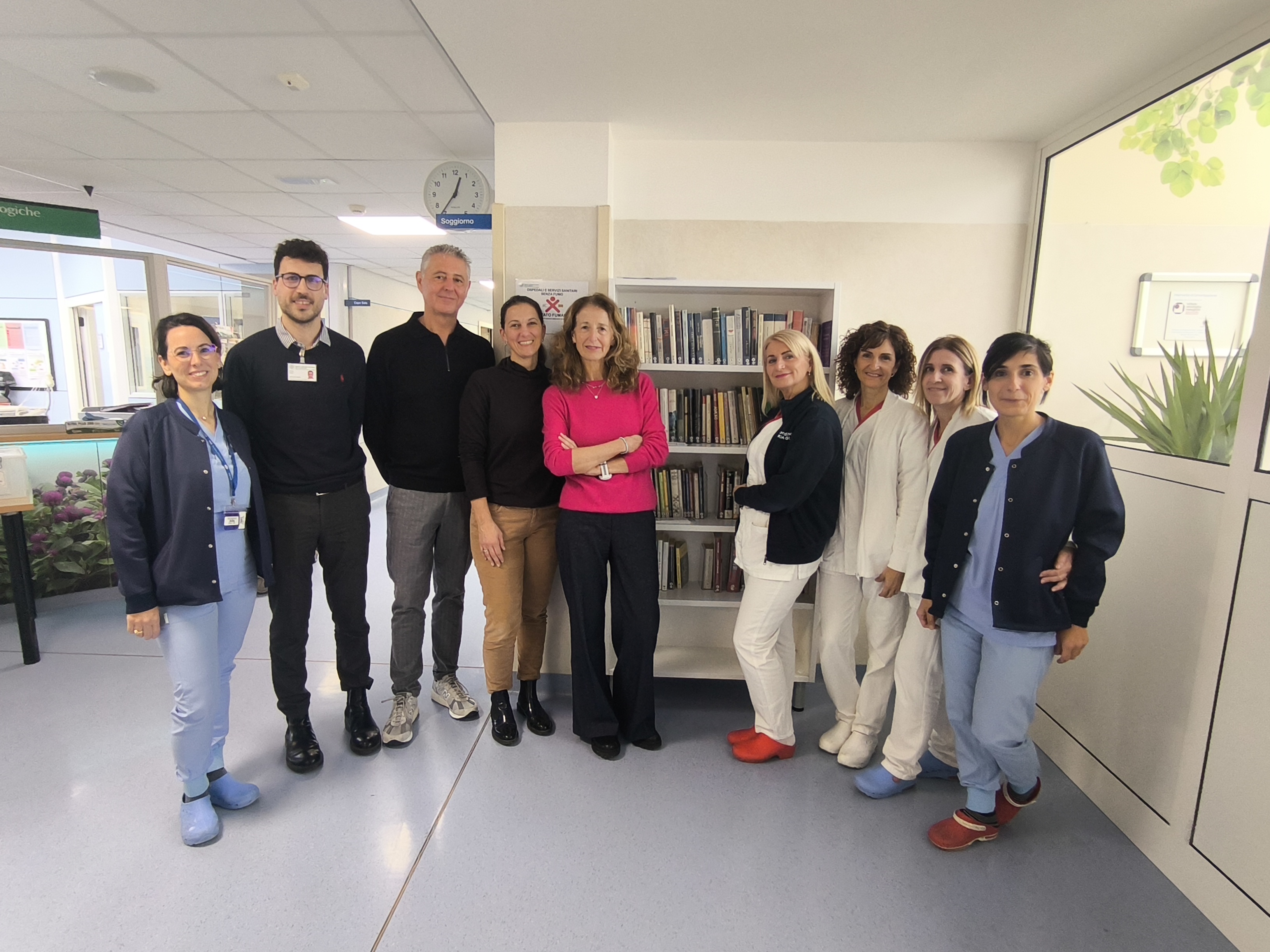 Donati librerie e libri ai reparti di Gastroenterologia e Chirurgia di Forlì