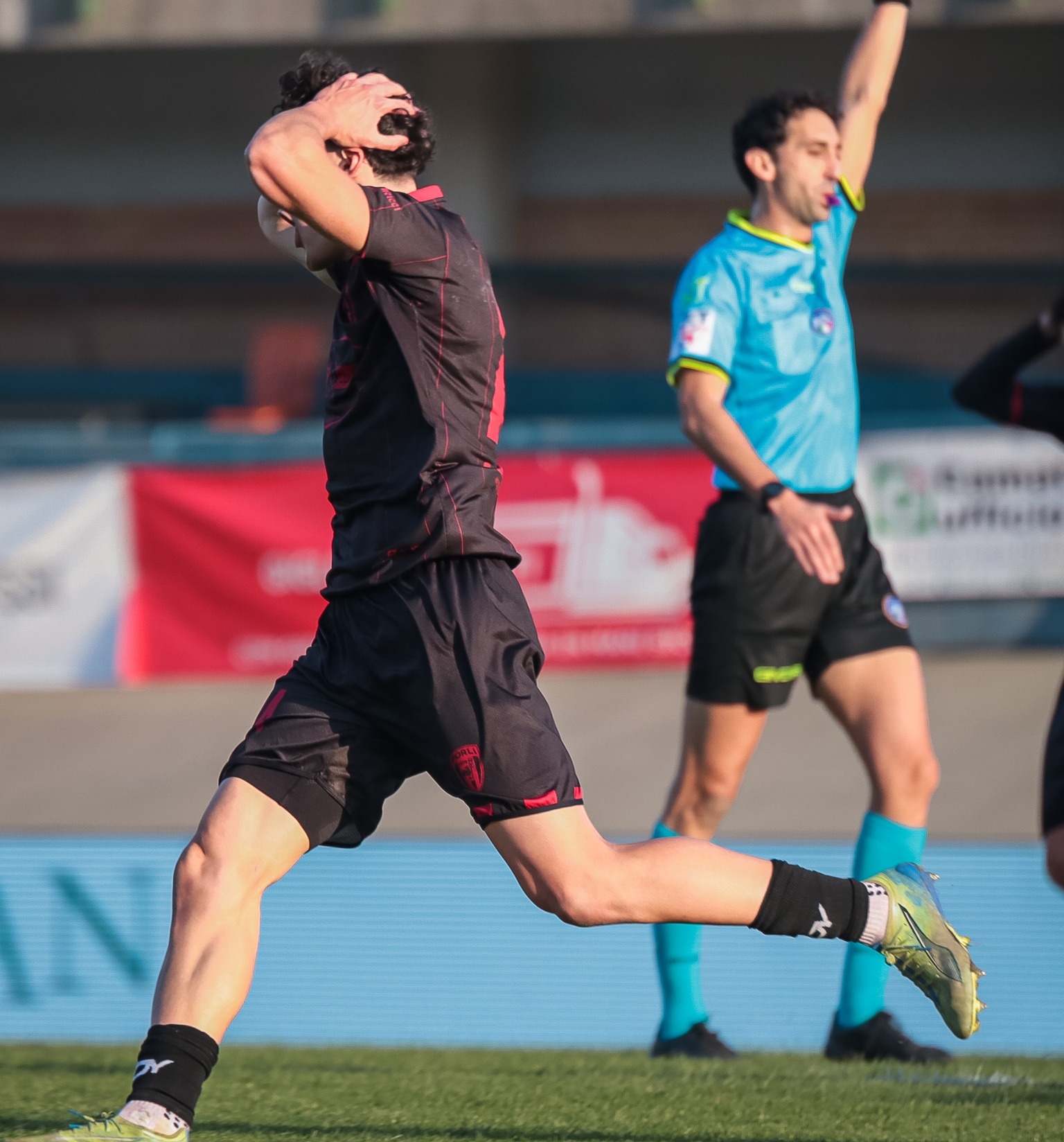 Il “Picchio” fa tre buchi nella difesa dei Galletti