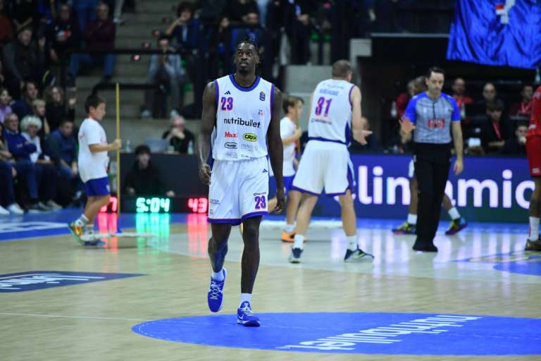 L’Unieuro ingaggia DeShawn Stephens e “taglia” Allen