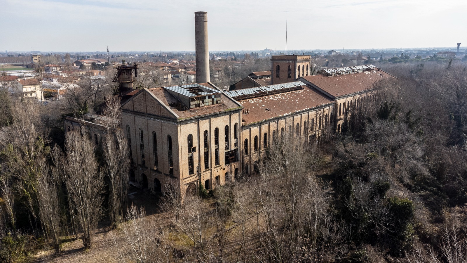 Ex Eridania. AVS: “Si recuperino gli edifici tutelando il bosco urbano”