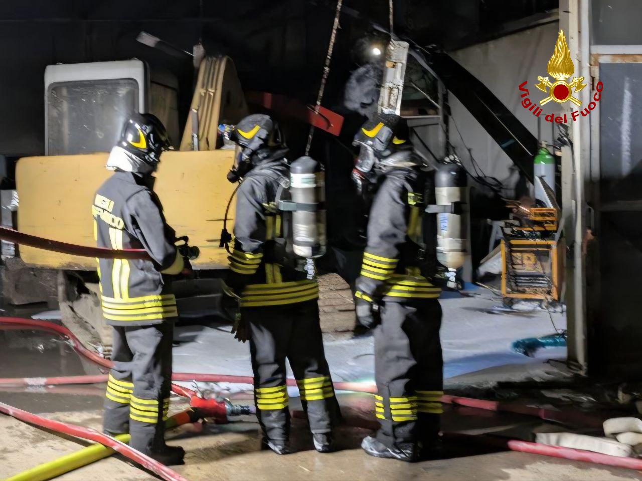 Incendio in un capannone agricolo a Dovadola