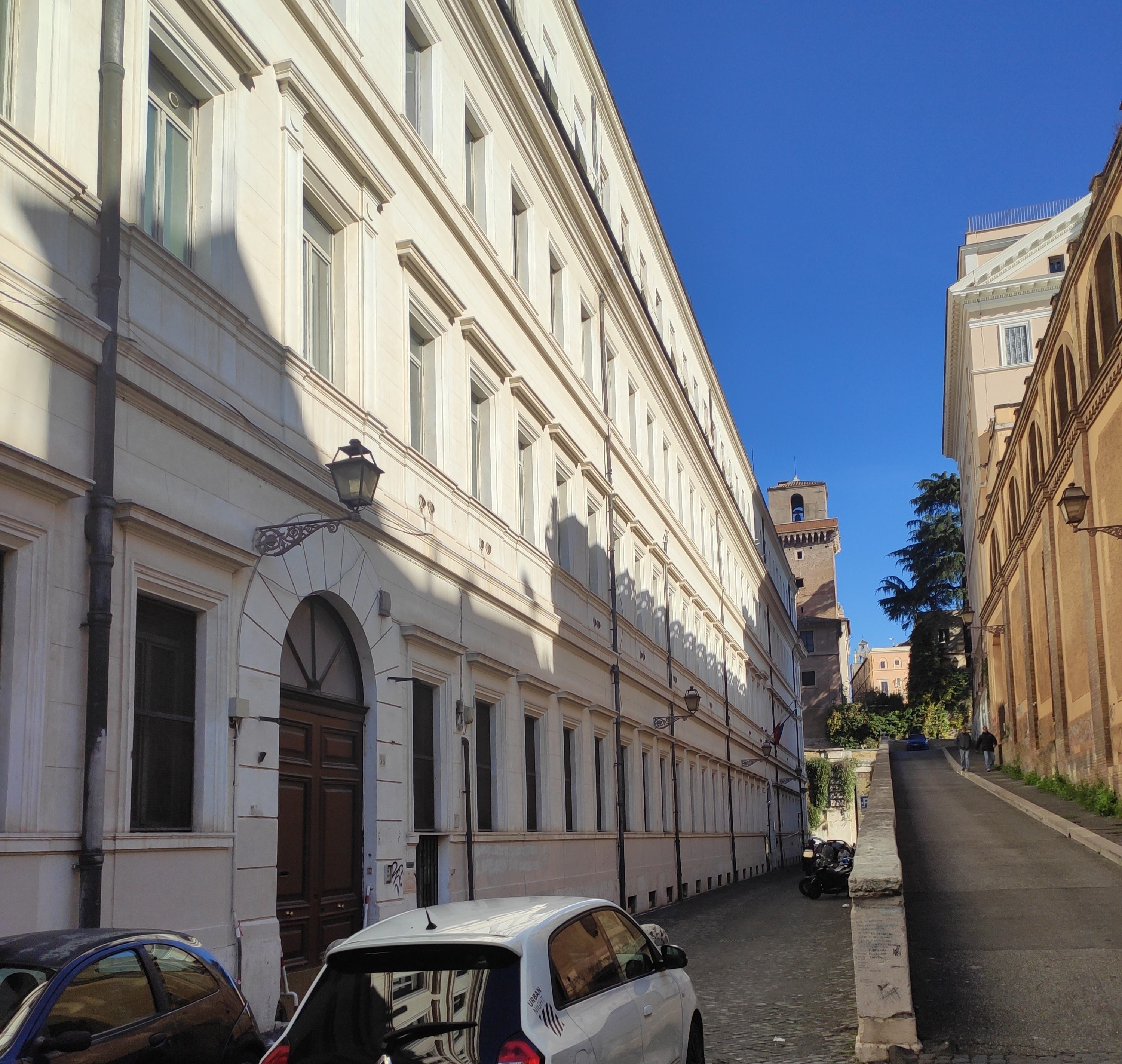 Dalla fiction «Un Professore» alla realtà della “Lista degli stupri”