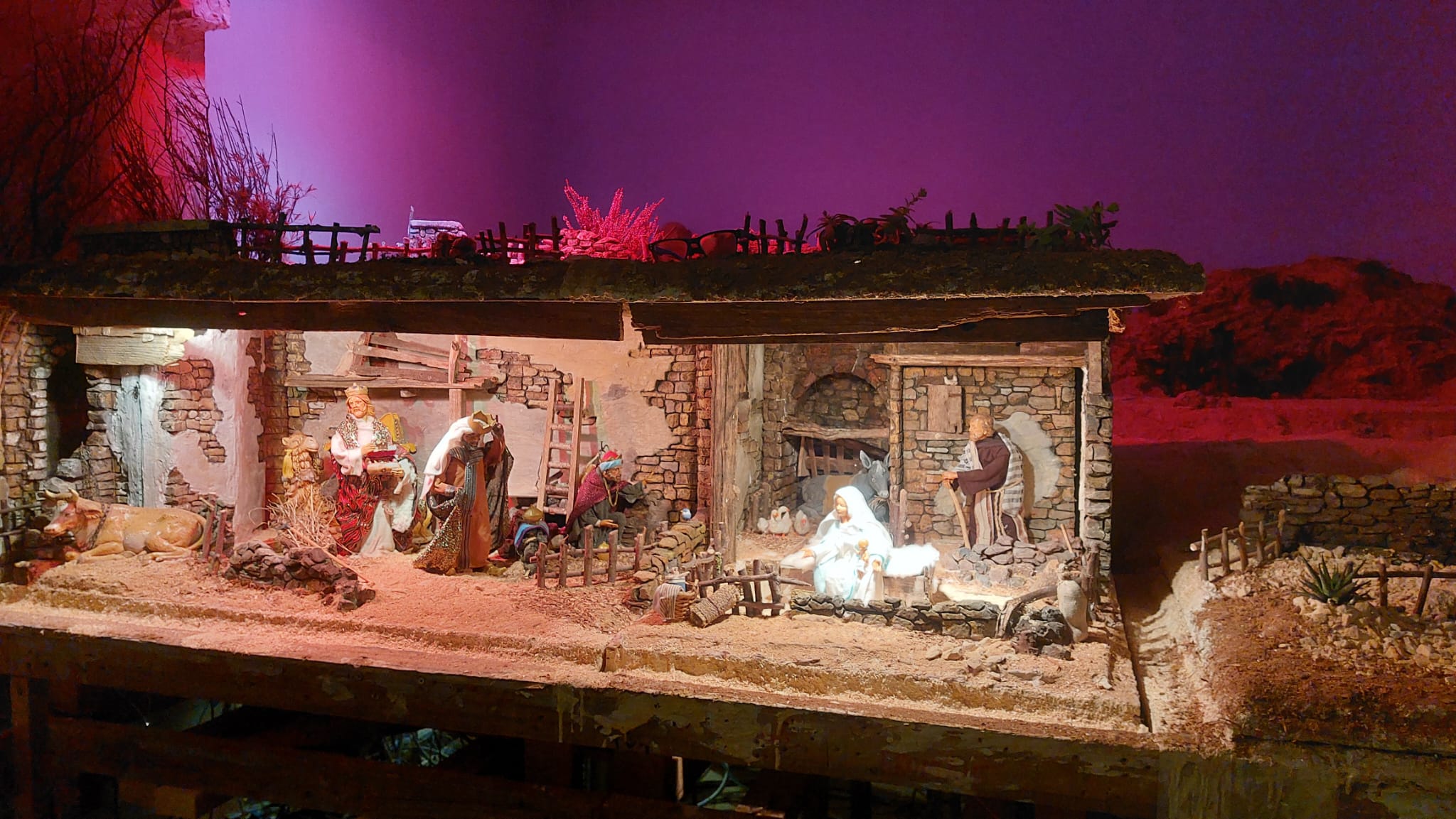 La storia dei Magi raccontata nel presepe di Vecchiazzano e nella lunetta di San Mercuriale