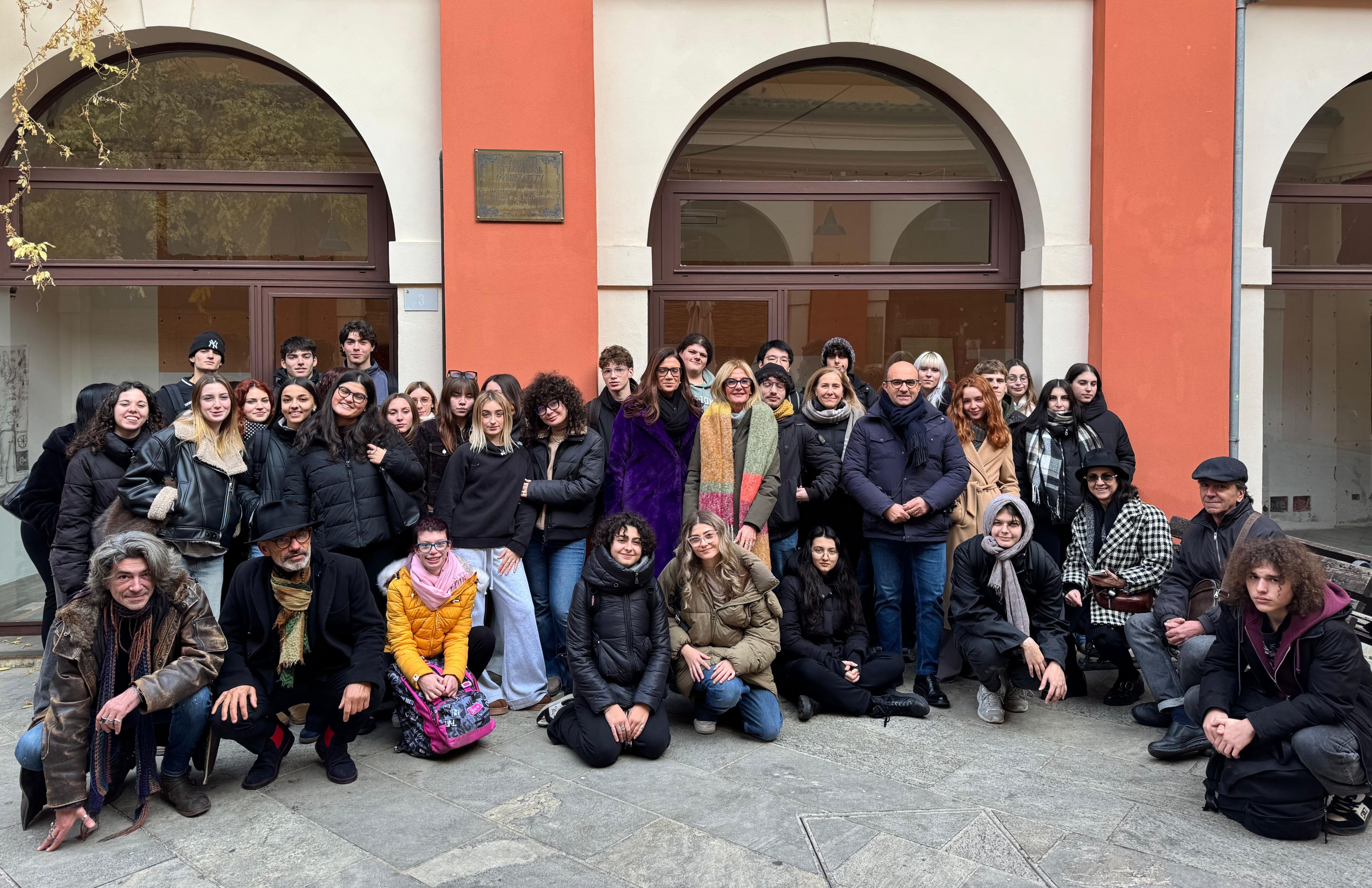 La creatività degli studenti del Canova per rendere più attrattive le vetrine sfitte