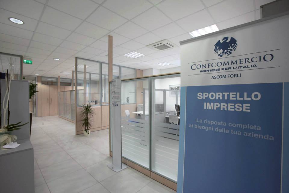 Auto in Piazza. Ascom: “Dov’era il Pd quando vennero programmati i centri commerciali?”