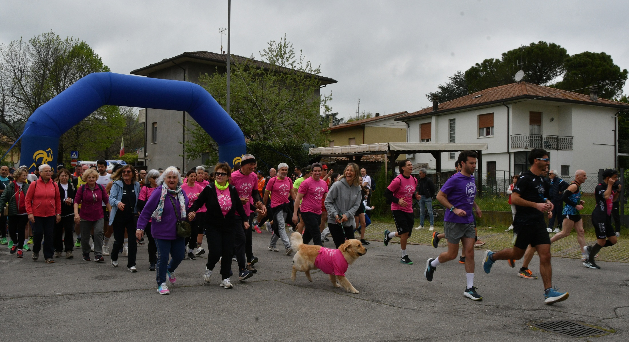 “Corri per la Vita”: quasi in 1.000 per la ricerca sul tumore al seno