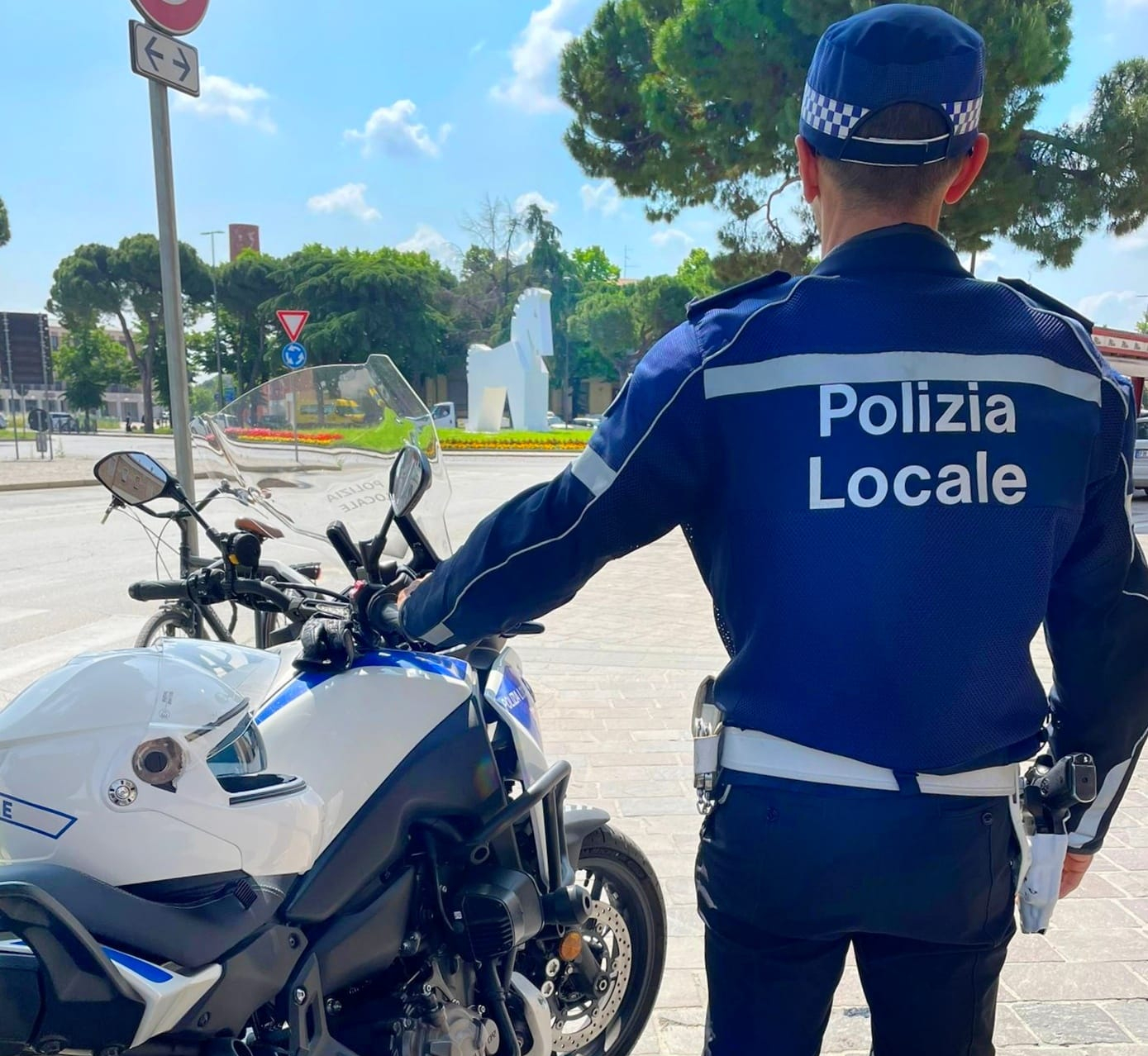 Denunciato 18enne per furto di un ciclomotore e di due bici