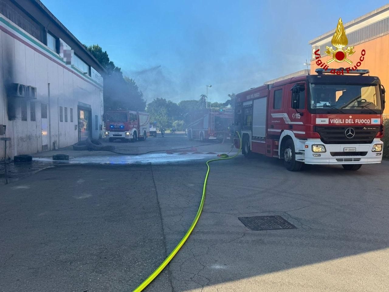 Incendio in un’officina di via Correcchio