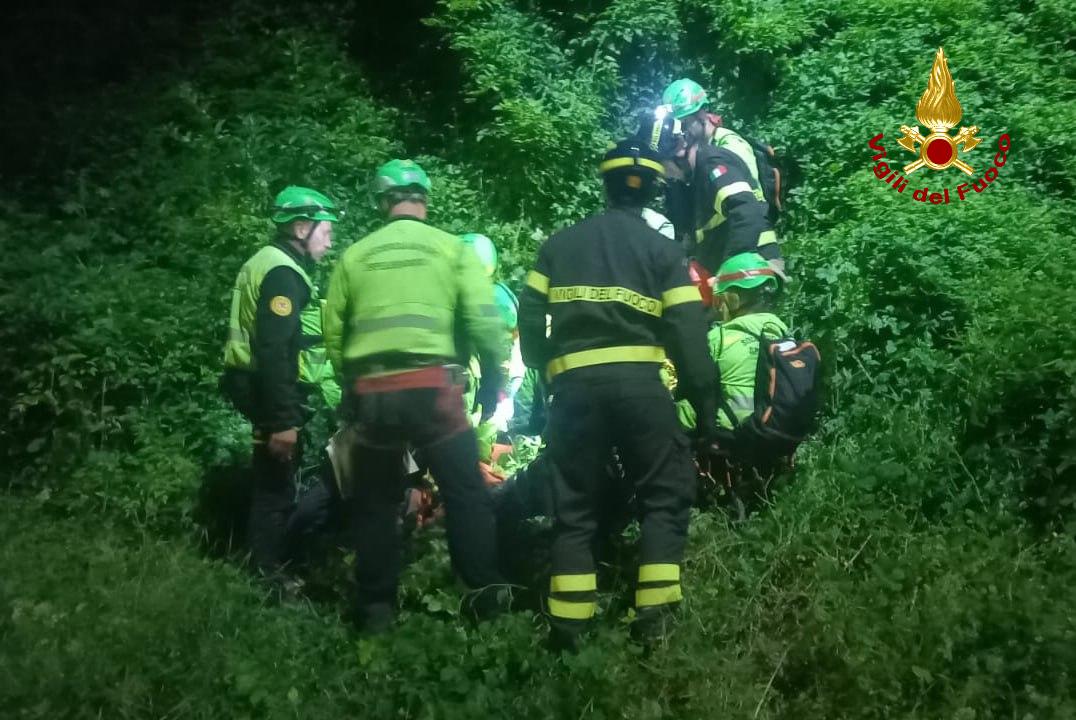 Anziano scomparso dalla casa di riposo ritrovato nella notte grazie ai droni dei soccorsi