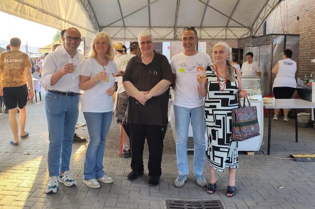 Con Christian Dior alla sagra forlivese “Pesche in Festa”