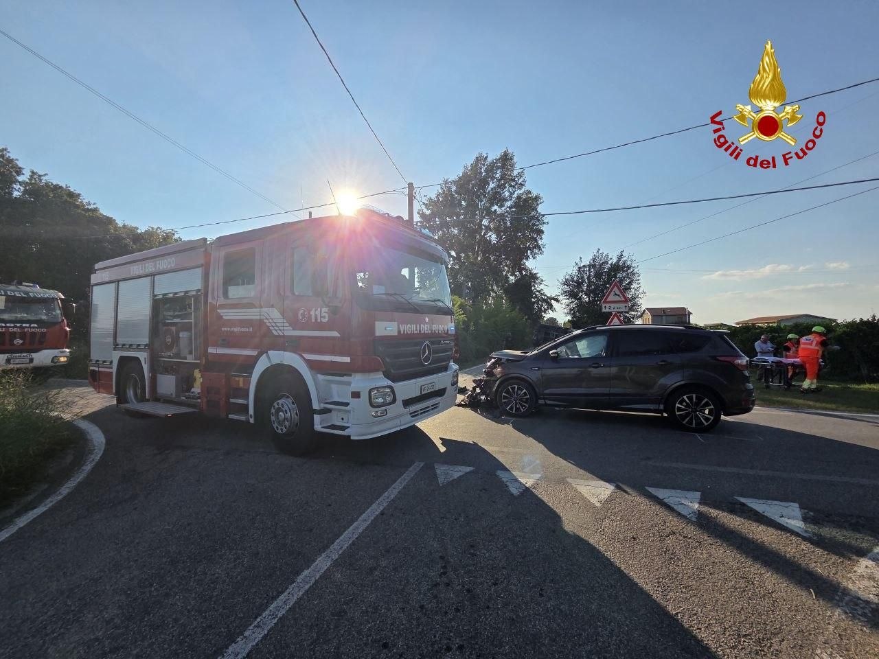 Violento incidente in via Minarda: furgone si ribalta, quattro feriti
