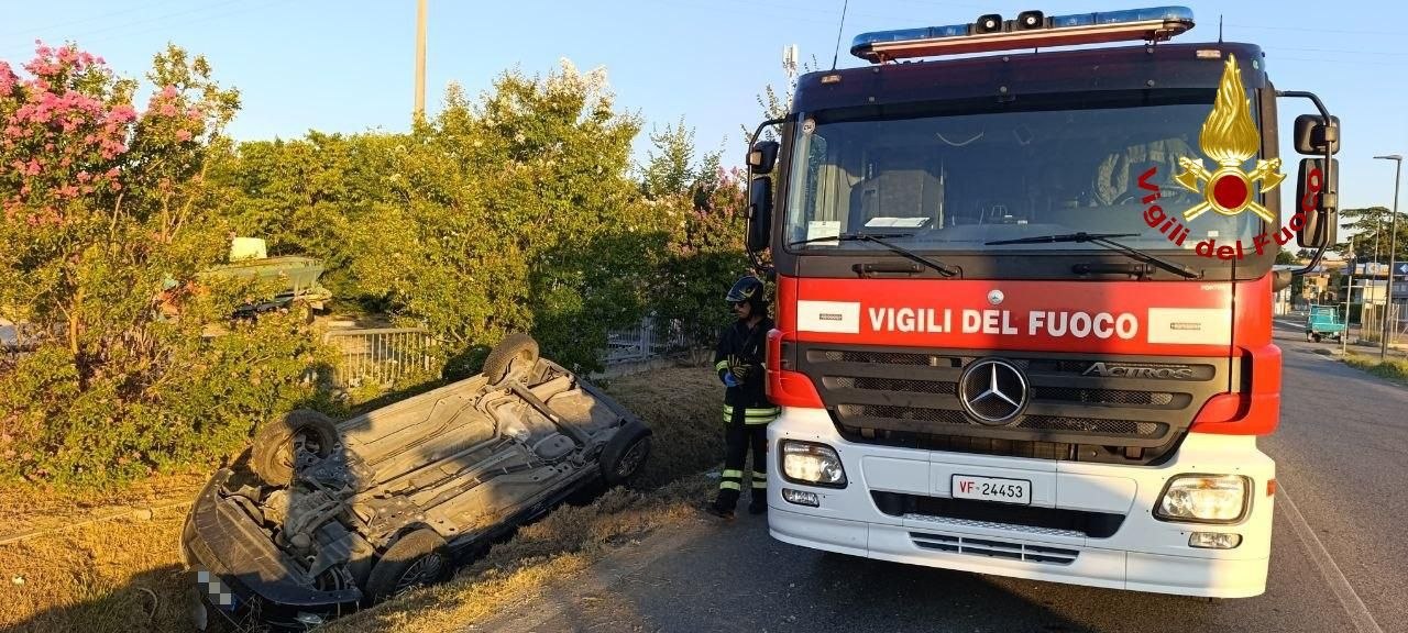 Incidente all’alba a Forlimpopoli: vettura fuori strada, interviene il 118
