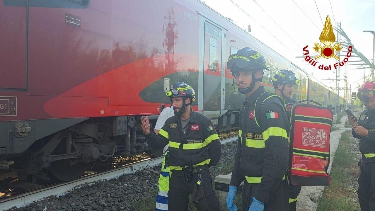Guasto tecnico blocca un treno vicino a Forlì, evacuati 250 passeggeri