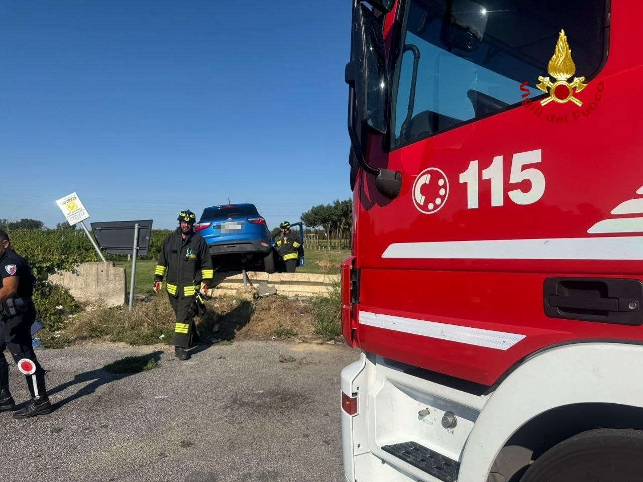 Tangenziale di Forlì, auto contro un muretto vicino all’uscita 3: un ferito