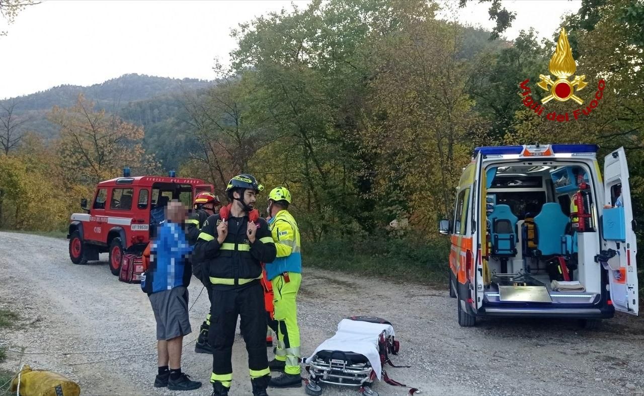 Caduta in bici a San Zeno: soccorso un ciclista con un trauma alla gamba