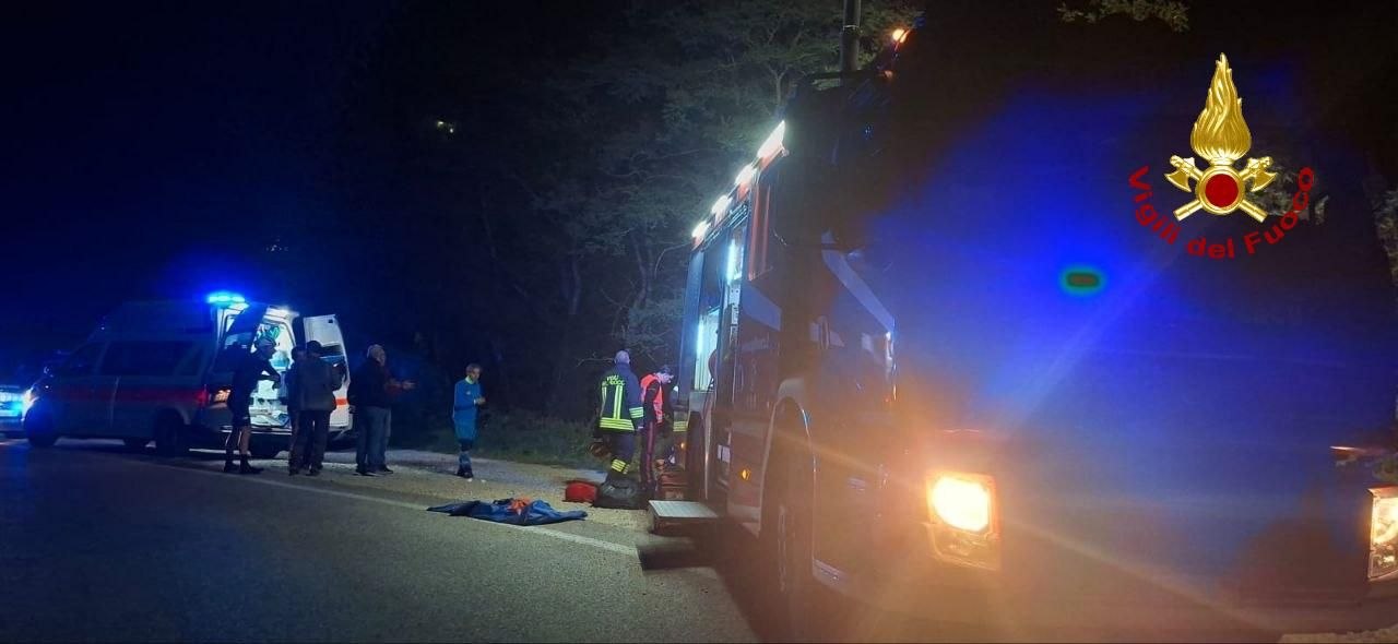 Esce di strada a Giumella di Premilcuore e precipita nella scarpata: soccorsa una donna
