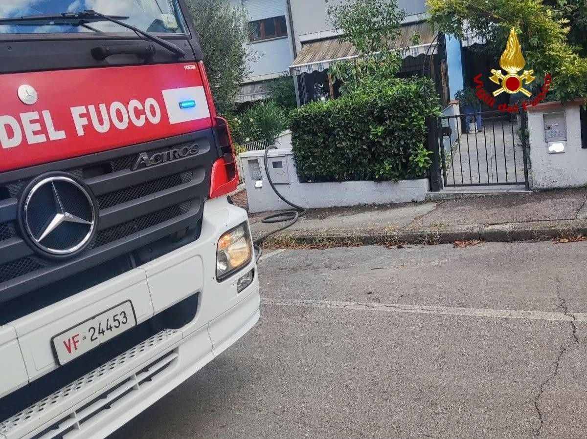 Incendio in un appartamento di via Aldo Moro a Meldola: spento dai Vigili del Fuoco